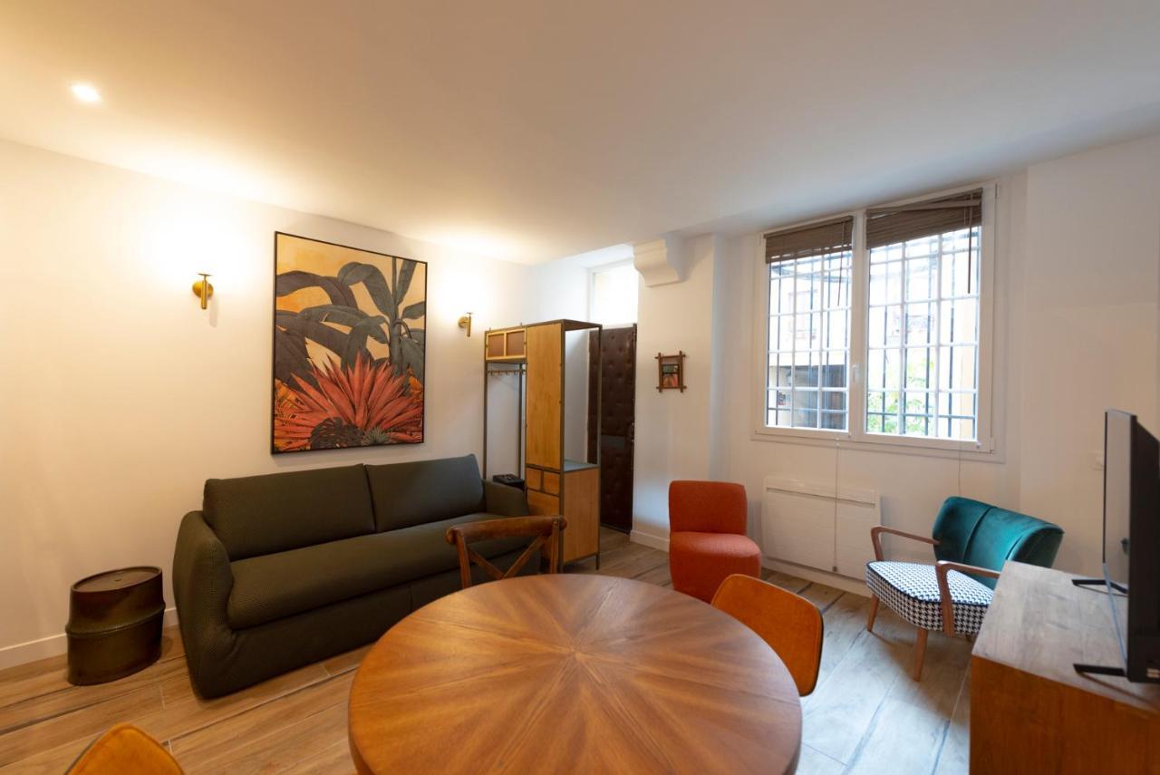 Au Pied De La Tour Lejlighed Paris Eksteriør billede