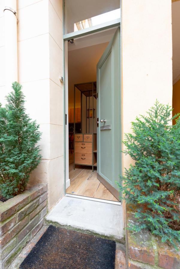Au Pied De La Tour Lejlighed Paris Eksteriør billede